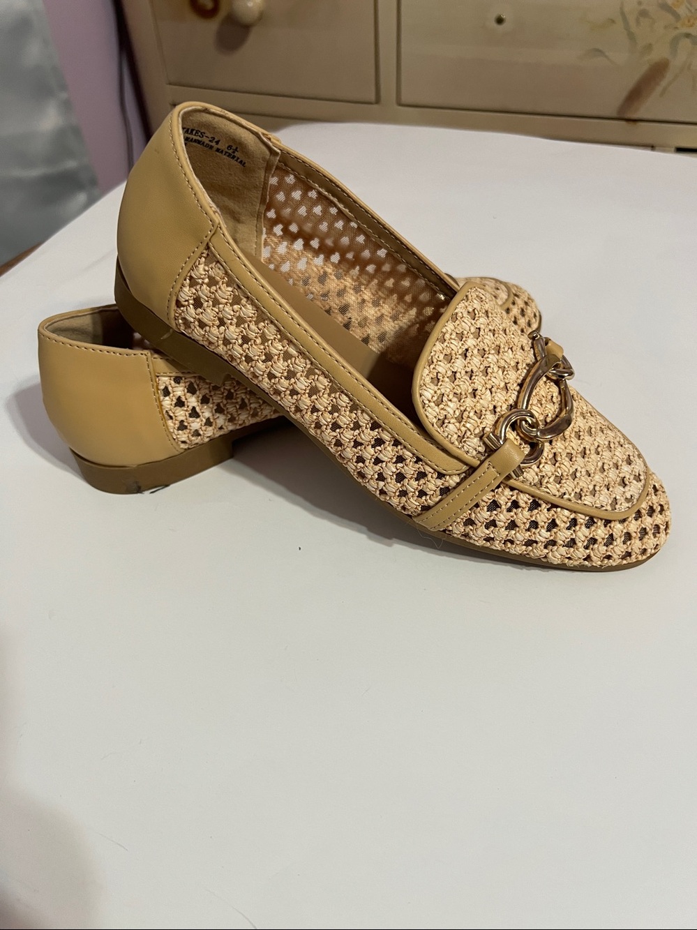 BAMBOO Woven Chain-Trim Women’s Loafers - Beige
Size 6.5